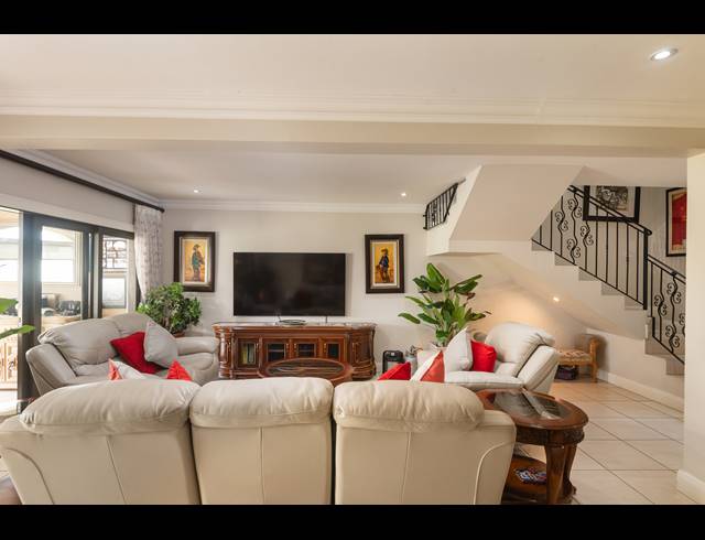 3 BEDROOM HOUSE FOR SALE IN UMHLALI GOLF ESTATE